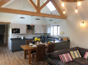Newly Converted Luxury Barn With Private Hot Tub